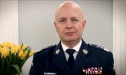 Zdjęcie kolorowe. Portret Komendanta Głównego Policji generała inspektora doktora Jarosława Szymczyka
