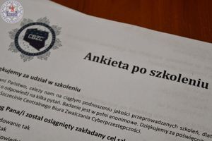 Zdjęcie kolorowe. Fragment ankiety po szkoleniu