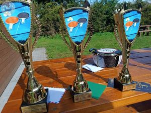 Zdjęcie kolorowe. Turniej tenisa stołowego o puchar Komendanta Powiatowego Policji w Szczecinku