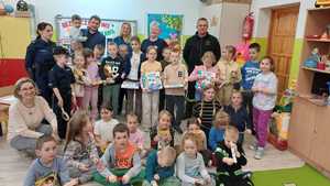 Zdjęcie kolorowe. Wspólne zdjęcie uczestników turnieju